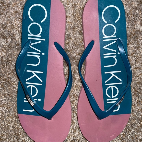 Michael Kors, Kate Spade & more brands - Picture 6 of 12